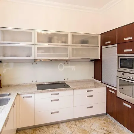Royal Park דירה ורשה